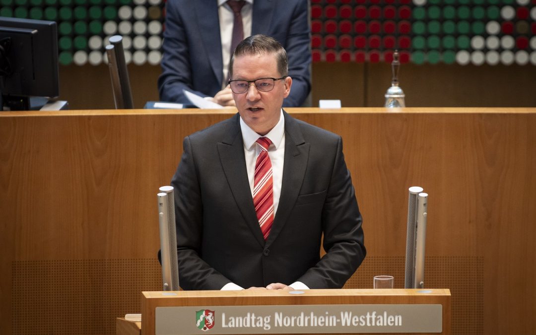 Zwei Reden im Plenum zur Aktuellen Stunde zum Verfassungsschutzbericht NRW für das Jahr 2023